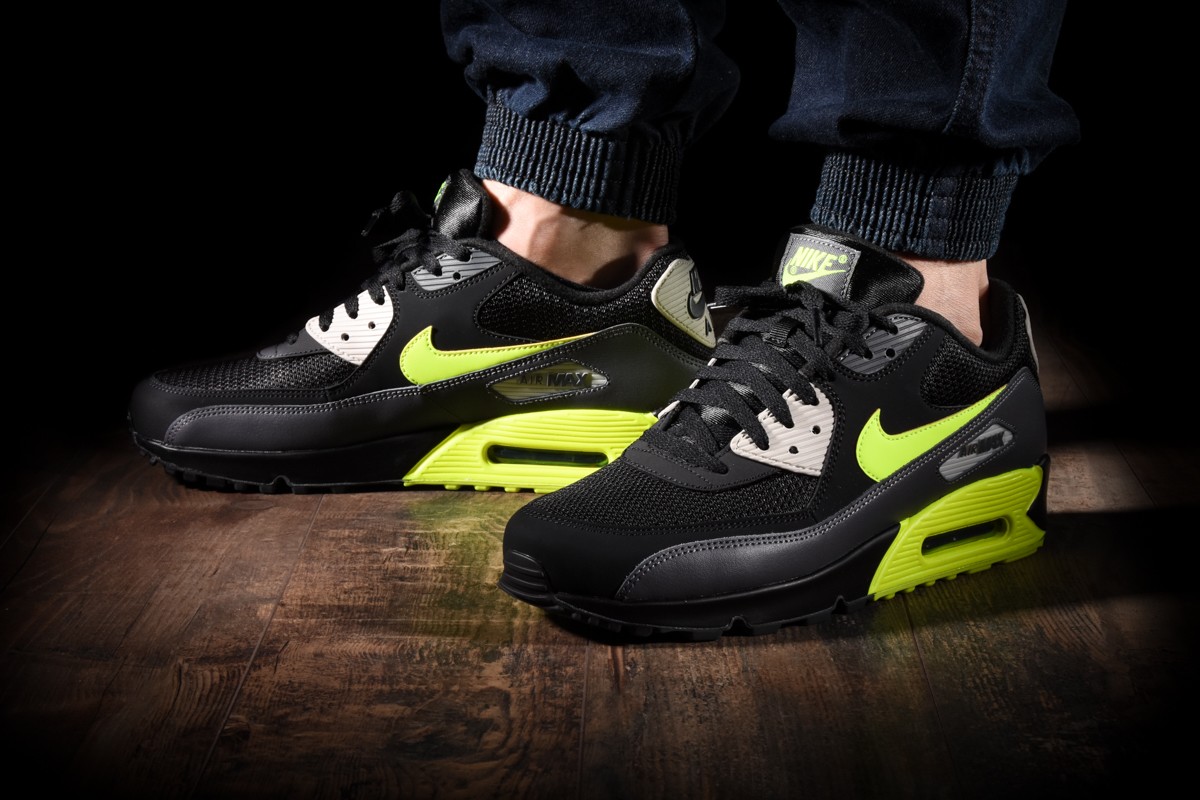 NIKE AIR MAX 90 ESSENTIAL for £110.00 