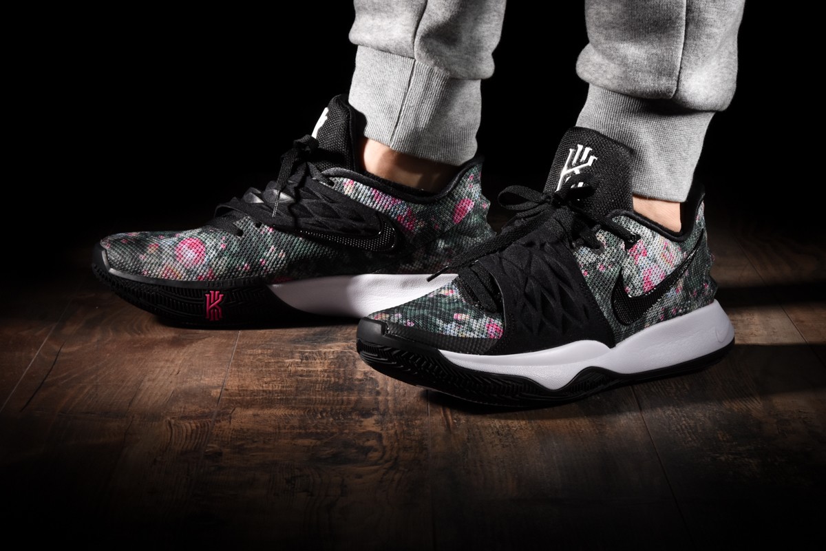 NIKE KYRIE LOW FLORAL