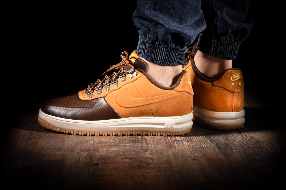 nike air force one duckboot low